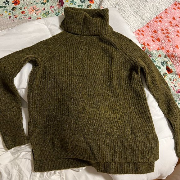 Madewell Mercer Turtleneck Sweater in Coziest Yarn - Picture 5 of 6